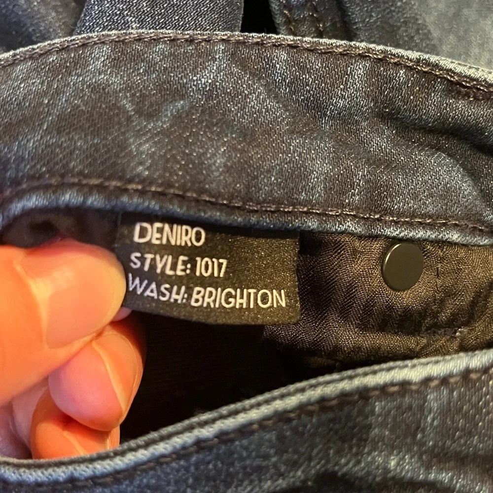 Monfrere Denim - Picture 4 of 9